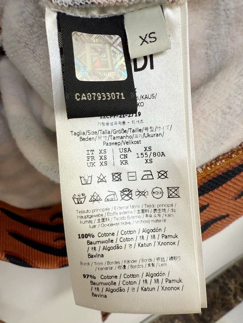 Fendi Fendi Cropped Hoodie with Tiger Print Size XS / US 0-2 / IT 36-38 - 3 Thumbnail