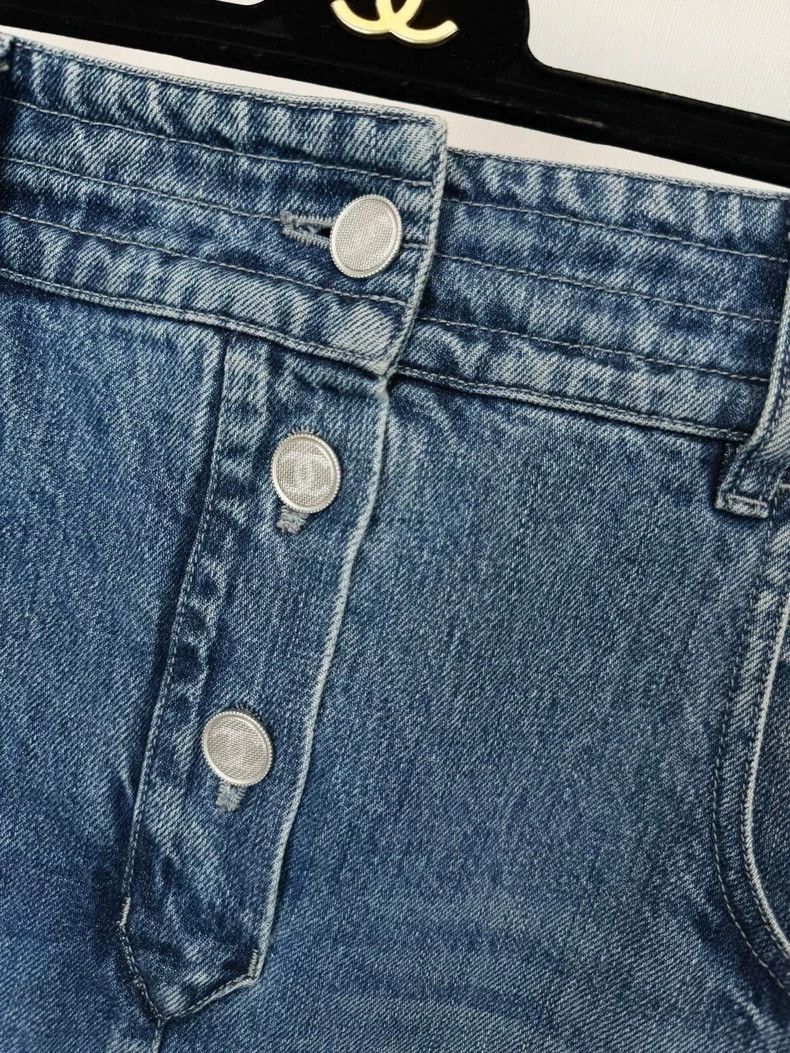 Chanel Chanel Denim Skirt Size 36, Worn Once Size 36" / US 14 / IT 50 - 2 Thumbnail