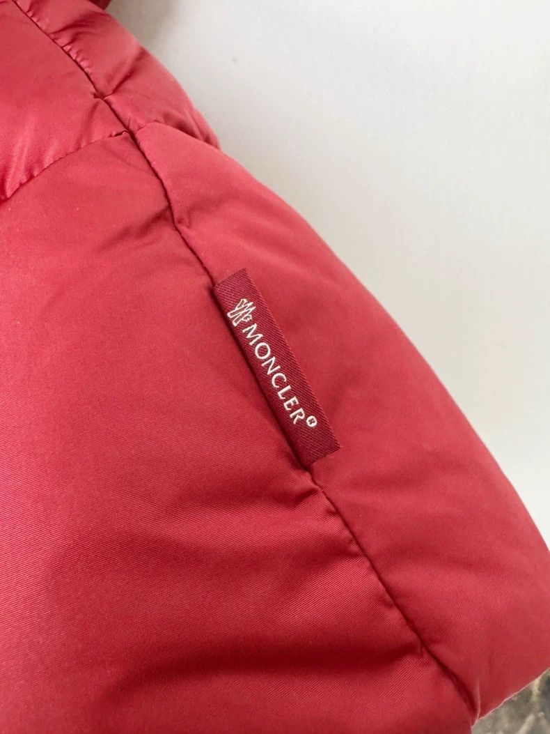Moncler Moncler Down Vest with Belt in Red Size M / US 6-8 / IT 42-44 - 3 Thumbnail
