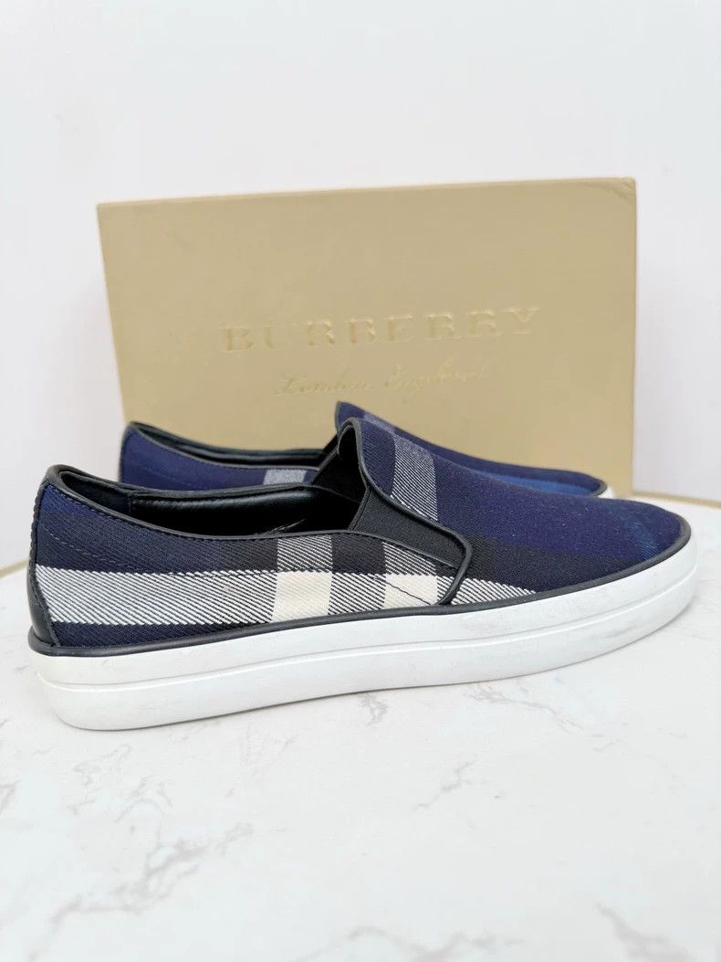Burberry Burberry Slip-On Sneakers in Navy Check Size US 6 / IT 36 - 3 Thumbnail