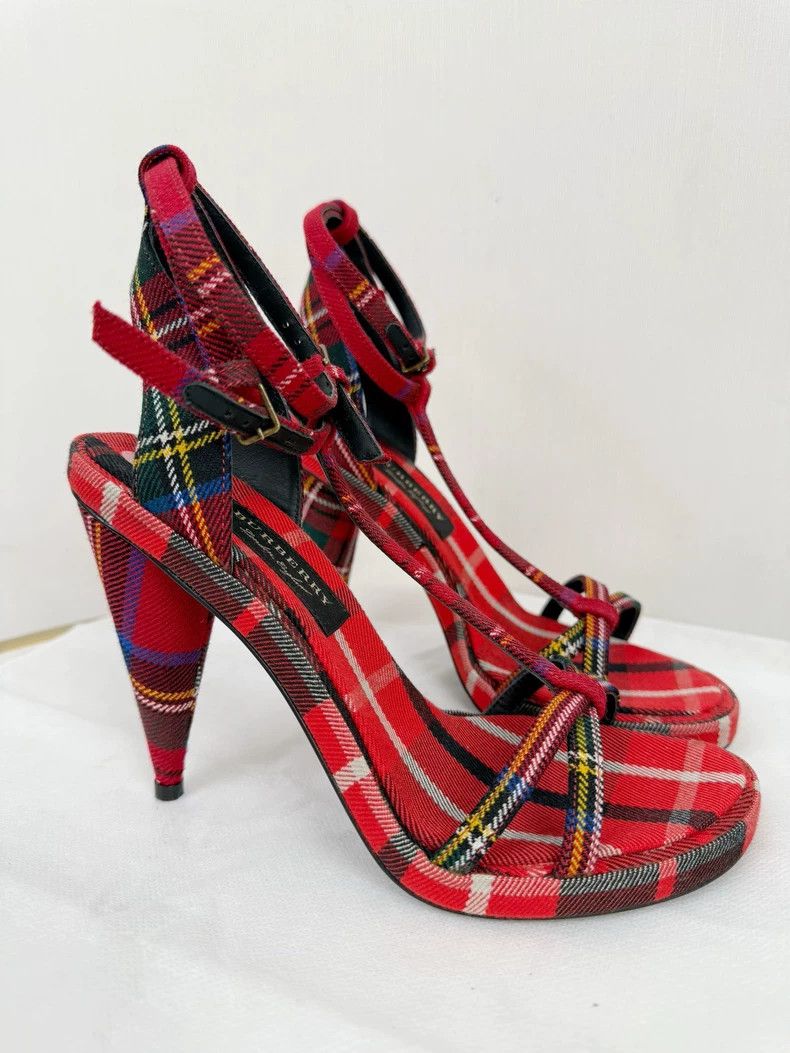 Burberry Burberry Red Sandals Size 35 Never Worn Size US 5 / IT 35 - 3 Thumbnail