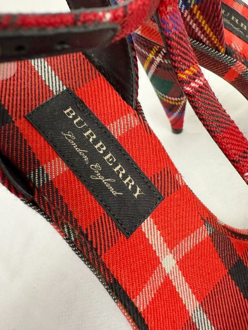 Burberry Burberry Red Sandals Size 35 Never Worn Size US 5 / IT 35 - 5 Thumbnail