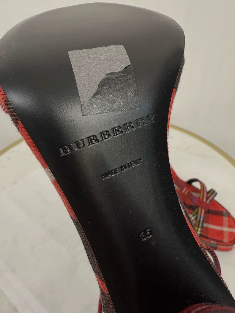 Burberry Burberry Red Sandals Size 35 Never Worn Size US 5 / IT 35 - 7 Thumbnail