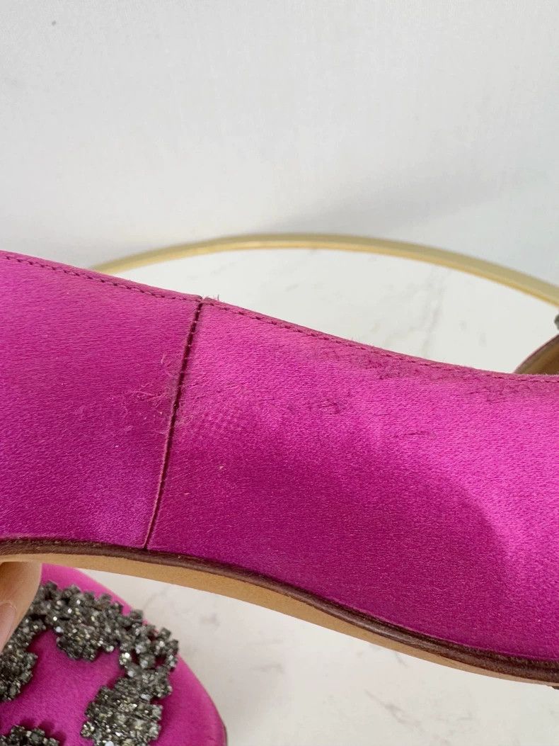 Manolo Blahnik Manolo Blahnik High Heels with Crystal Accent Size US 8 / IT 38 - 8 Thumbnail