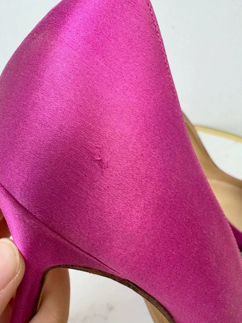 Manolo Blahnik Manolo Blahnik High Heels with Crystal Accent Size US 8 / IT 38 - 5 Thumbnail
