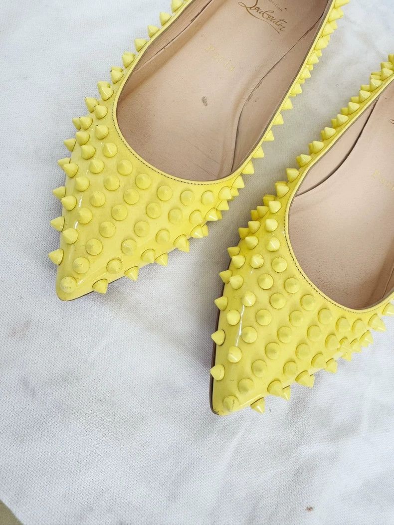 Christian Louboutin Christian Louboutin Yellow Studded Flats Size 38 Size US 8 / IT 38 - 3 Thumbnail