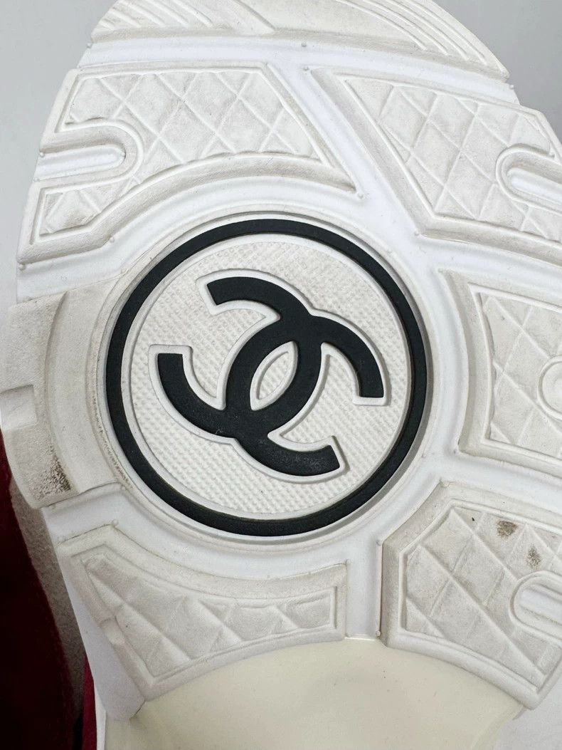 Chanel Chanel Sneakers Size 35, Gently Used Size US 5 / IT 35 - 8 Thumbnail