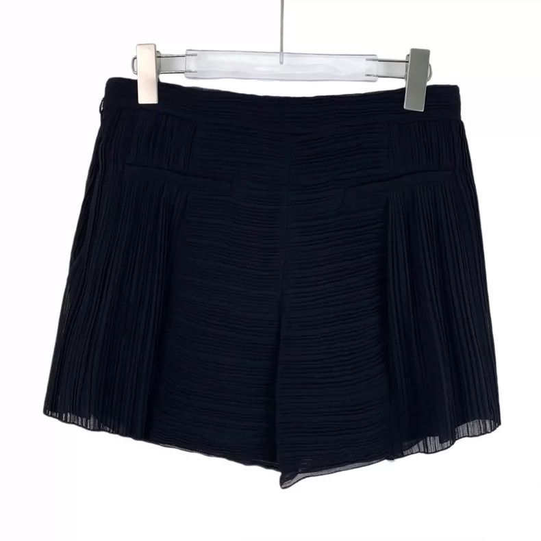 Chloe Chloe Black Pleated Casual Shorts XXS Size 34" / US 12 / IT 48 - 2 Thumbnail