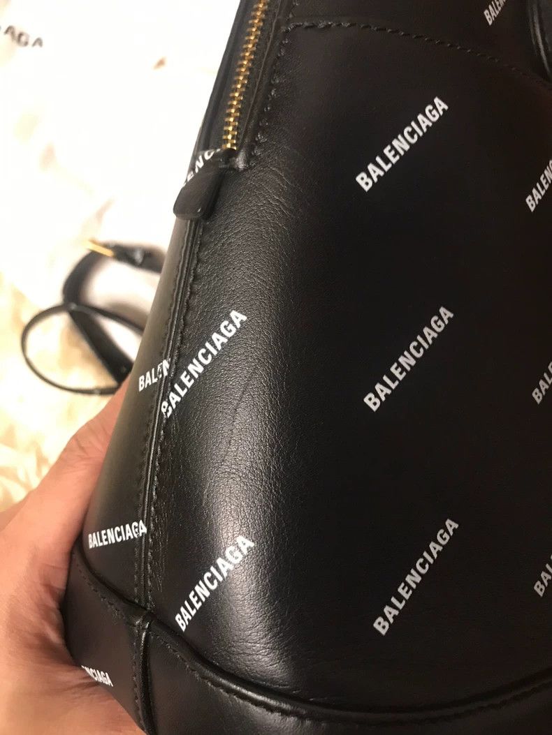 Balenciaga Balenciaga Large Shell Bag with Letter Design Size ONE SIZE - 8 Thumbnail