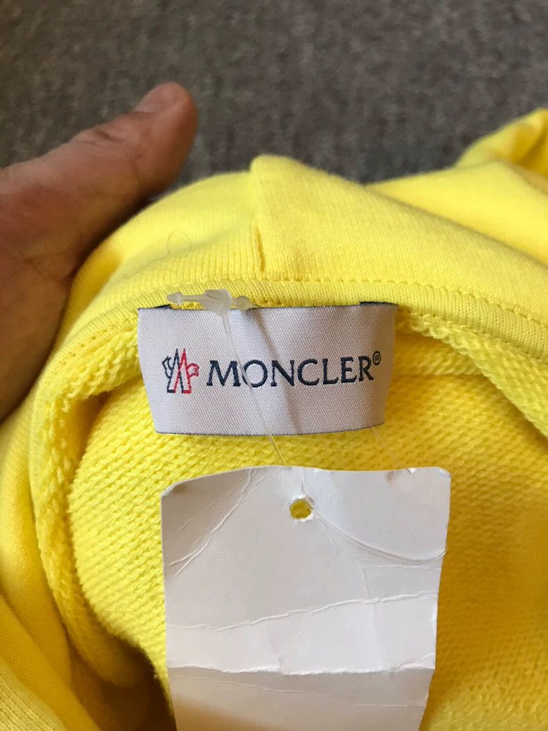 Moncler Moncler Fragment Hooded Sweatshirt in Yellow Size S / US 4 / IT 40 - 6 Thumbnail