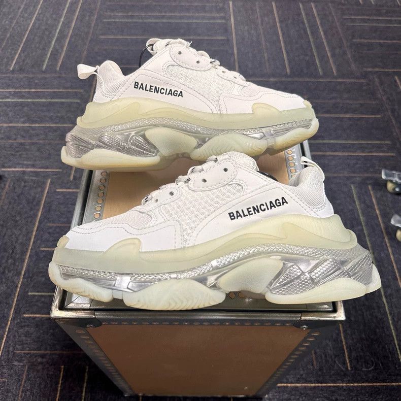 Balenciaga Balenciaga Triple S Sneakers Size 35 Size US 5 / IT 35 - 2 Thumbnail