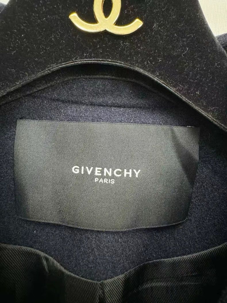 Givenchy Givenchy Wool Blend Coat with Fur Details Size M / US 6-8 / IT 42-44 - 2 Thumbnail