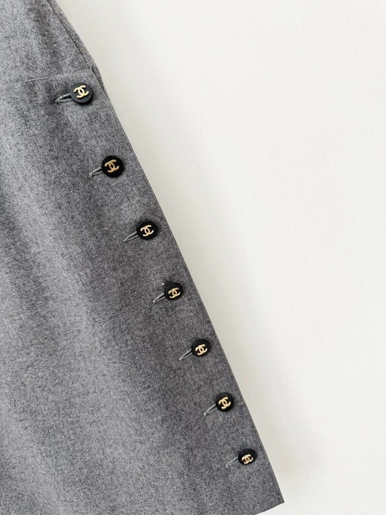 Chanel Chanel Gray Skirt with Belt and Buttons Size 22" - 2 Thumbnail