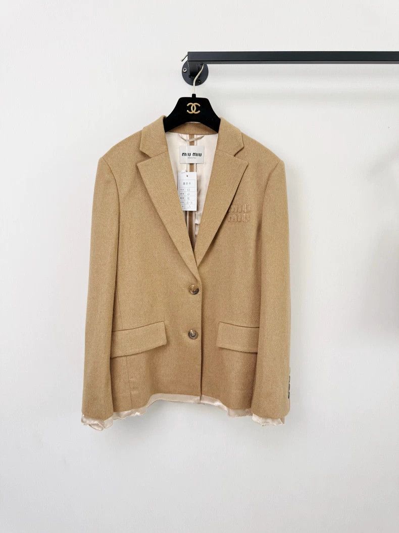 Miu Miu Miumiu Camel Wool Coat Vest Skirt Set Size M / US 6-8 / IT 42-44 - 2 Thumbnail