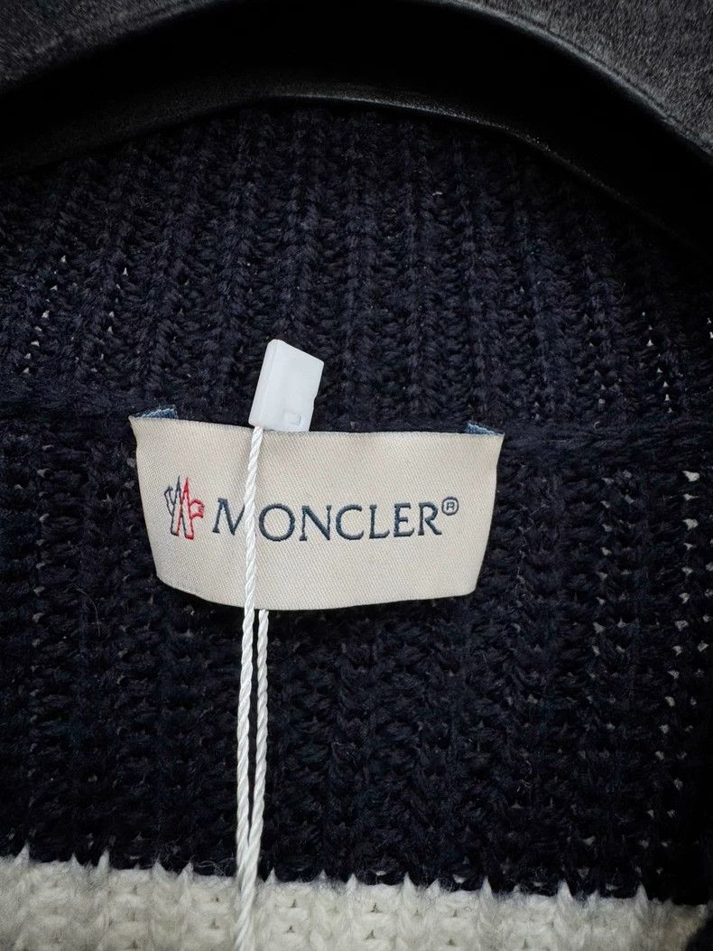 Moncler Moncler Wool Knit Sweater with Stripes Size S / US 4 / IT 40 - 3 Thumbnail