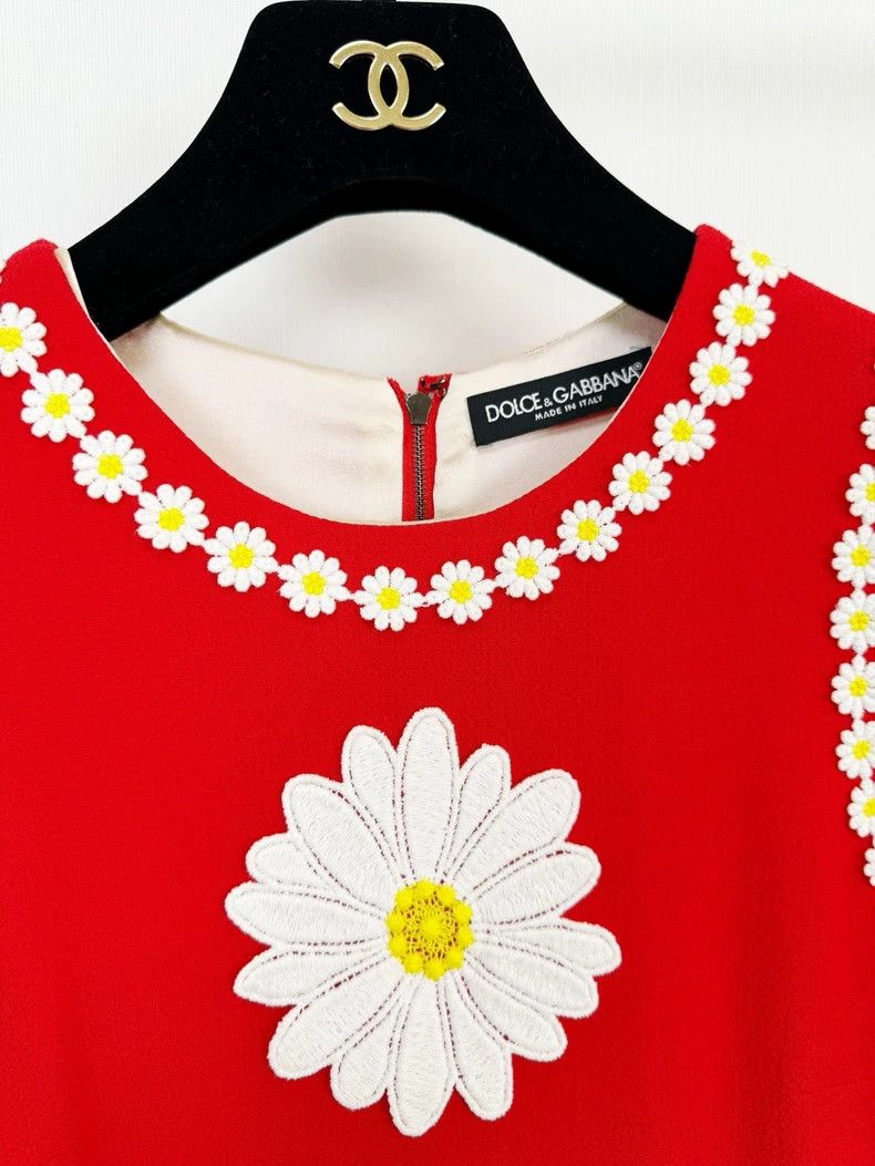 Dolce & Gabbana Red Wool Silk Dress with Flowers Size M / US 6-8 / IT 42-44 - 2 Thumbnail