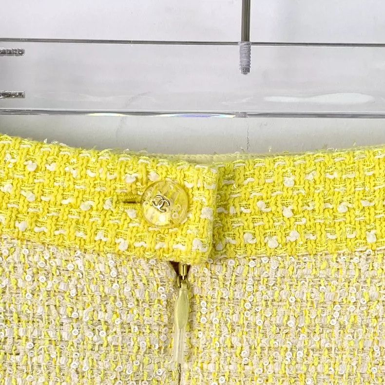Chanel Yellow Sequin Cotton Weaved Skirt by Chanel Size 36" / US 14 / IT 50 - 4 Thumbnail