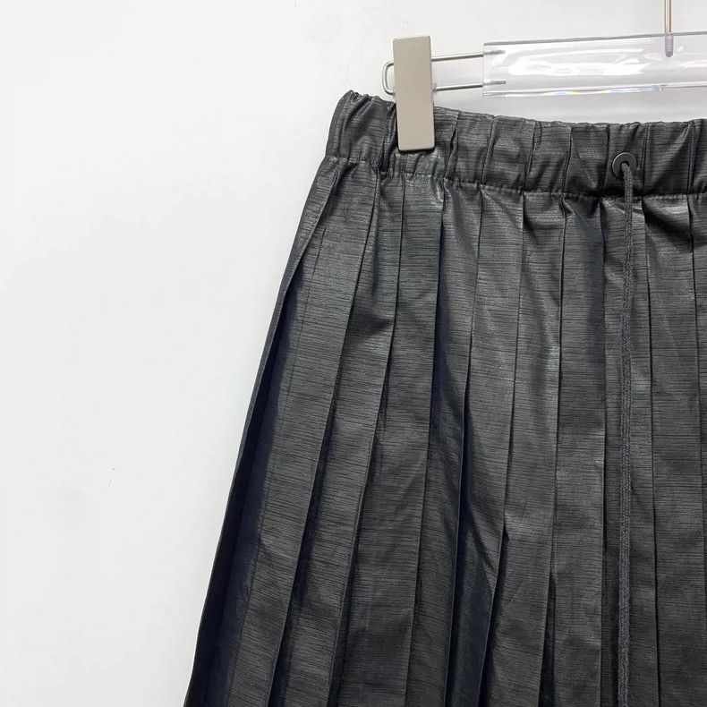 Brunello Cucinelli Brunello Cucinelli Black Pleated Skirt Size 42 Size 42" / US 20 - 3 Thumbnail