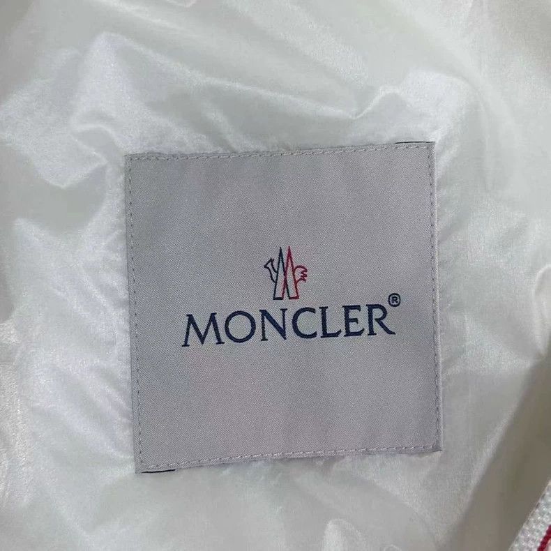Moncler White Lightweight Down Jacket by Moncler Size XS / US 0-2 / IT 36-38 - 6 Thumbnail