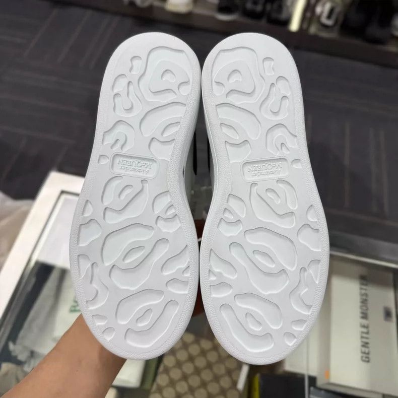 Alexander McQueen Alexander McQueen White Sneakers Size 35 Size US 5 / IT 35 - 2 Thumbnail