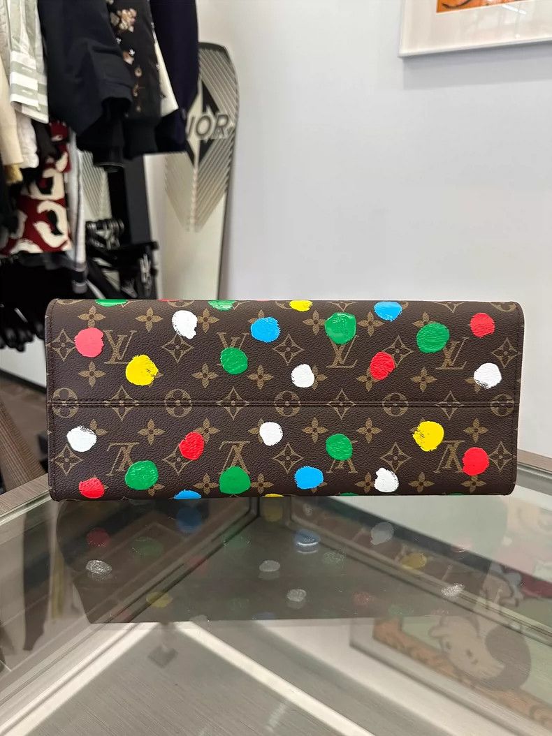Louis Vuitton LV x Kusama OnTheGo MM Colorful Bag Size ONE SIZE - 4 Thumbnail