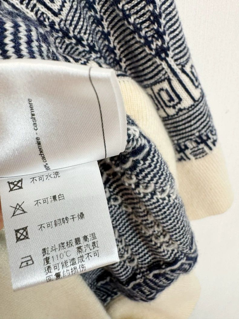 Chanel Chanel Knit Top with Pattern and Buttons Size M / US 6-8 / IT 42-44 - 5 Thumbnail