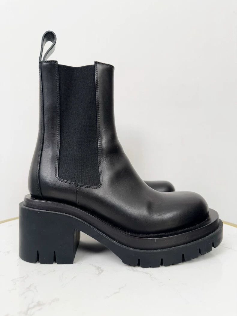 Bottega Veneta Bottega Veneta Black Chelsea Boots Size 35 Size US 5 / IT 35 - 2 Thumbnail