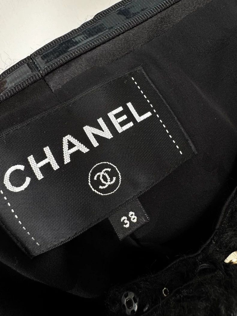 Chanel Handmade Black Off-Shoulder Chanel Jacket Size M / US 6-8 / IT 42-44 - 3 Thumbnail
