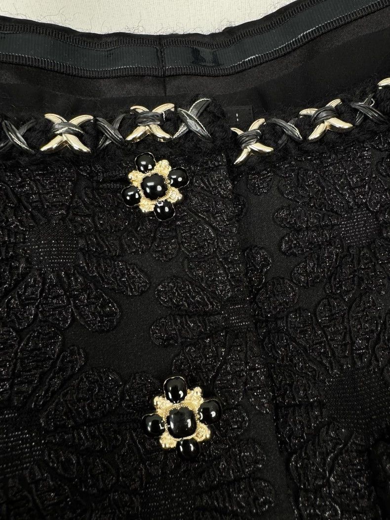 Chanel Handmade Black Off-Shoulder Chanel Jacket Size M / US 6-8 / IT 42-44 - 2 Thumbnail