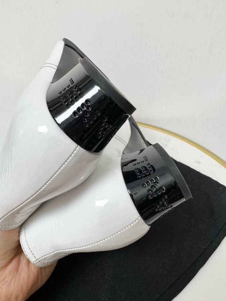 Chanel Chanel White and Black Ankle Boots Size 36 Size US 6 / IT 36 - 5 Thumbnail