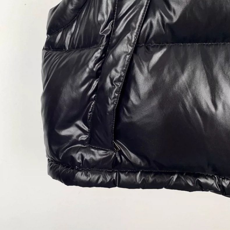 Louis Vuitton Louis Vuitton Black Hooded Puffer Vest Size XS / US 0-2 / IT 36-38 - 5 Thumbnail