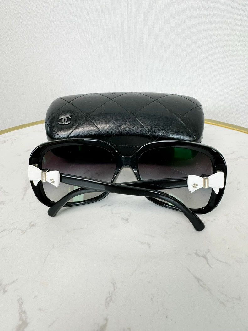 Chanel Chanel Black Bow Sunglasses with Case Size ONE SIZE - 2 Thumbnail