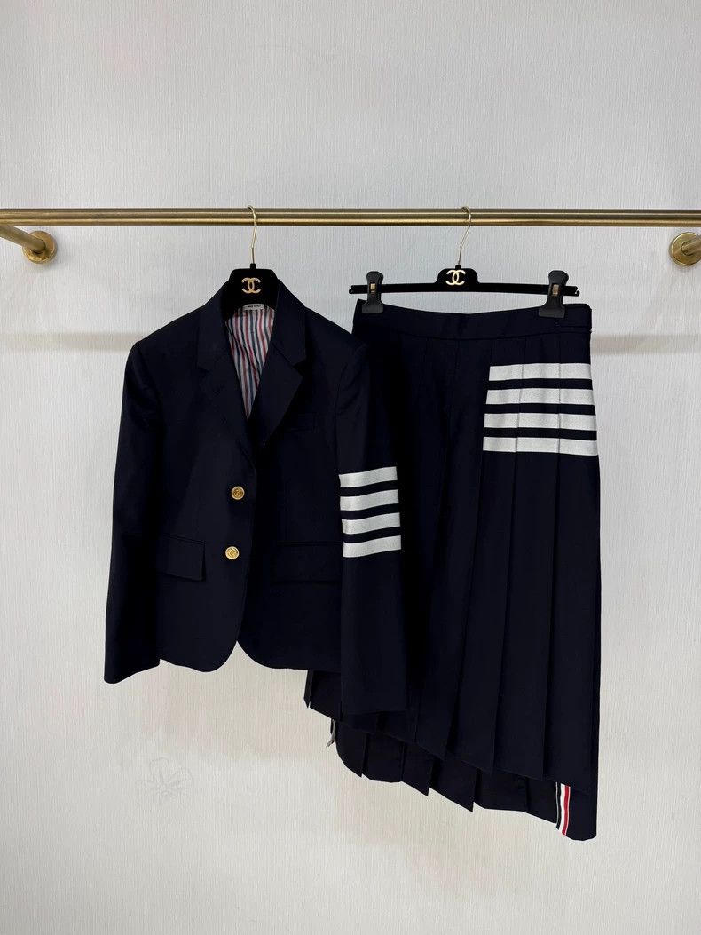Thom Browne Thom Browne Pleated Wool Skirt for Autumn/Winter - dmc Size US 31 - 6 Thumbnail