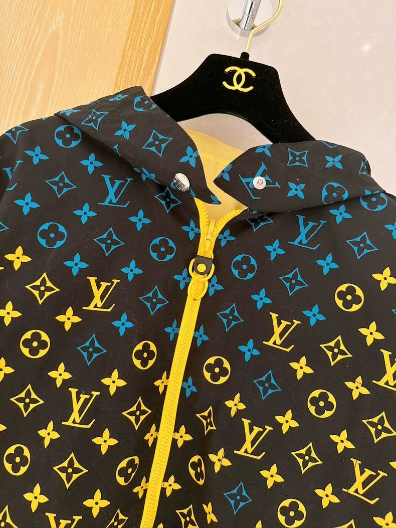 Louis Vuitton Louis Vuitton Blue Yellow Logo Windbreaker Jacket - dmc Size US M / EU 48-50 / 2 - 5 Thumbnail