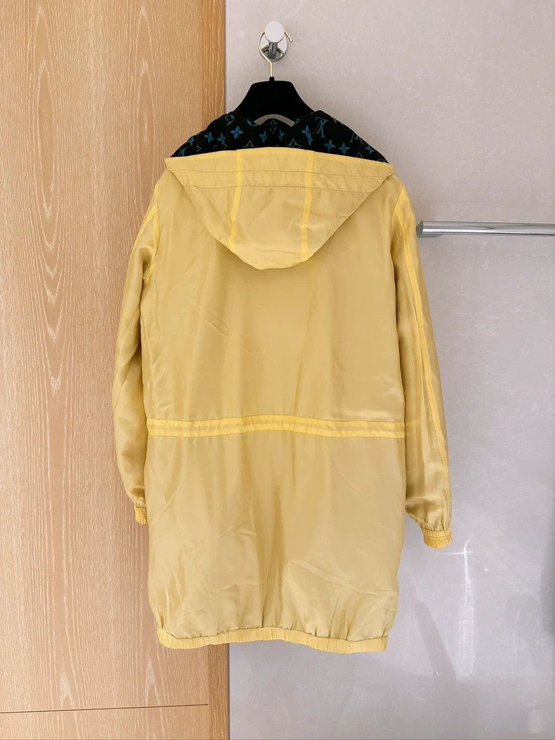 Louis Vuitton Louis Vuitton Blue Yellow Logo Windbreaker Jacket - dmc Size US M / EU 48-50 / 2 - 4 Thumbnail