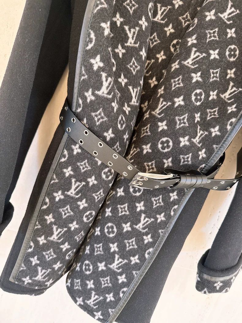 Louis Vuitton Louis Vuitton Black and White Bathrobe Coat - dmc Size US S / EU 44-46 / 1 - 4 Thumbnail