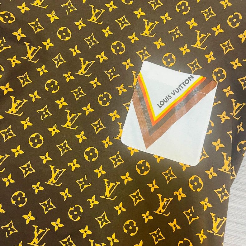 Louis Vuitton LV Monogram T-Shirt in Excellent Condition - dmc Size US M / EU 48-50 / 2 - 3 Thumbnail