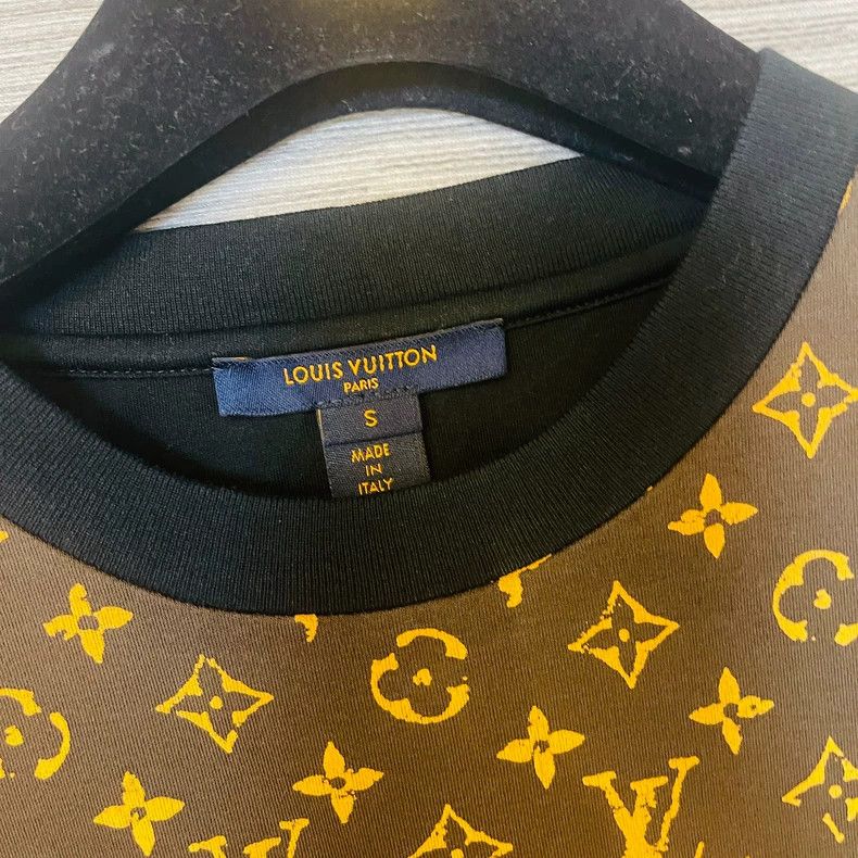 Louis Vuitton LV Monogram T-Shirt in Excellent Condition - dmc Size US M / EU 48-50 / 2 - 2 Thumbnail