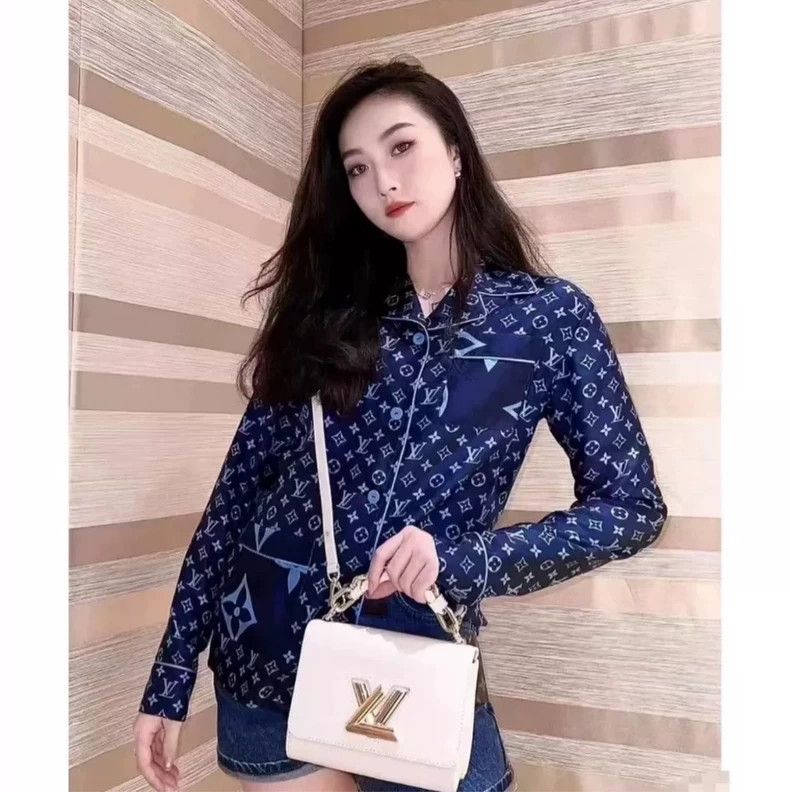 Louis Vuitton Louis Vuitton Deep Blue Long Sleeve Shirt - dmc Size US S / EU 44-46 / 1 - 5 Thumbnail