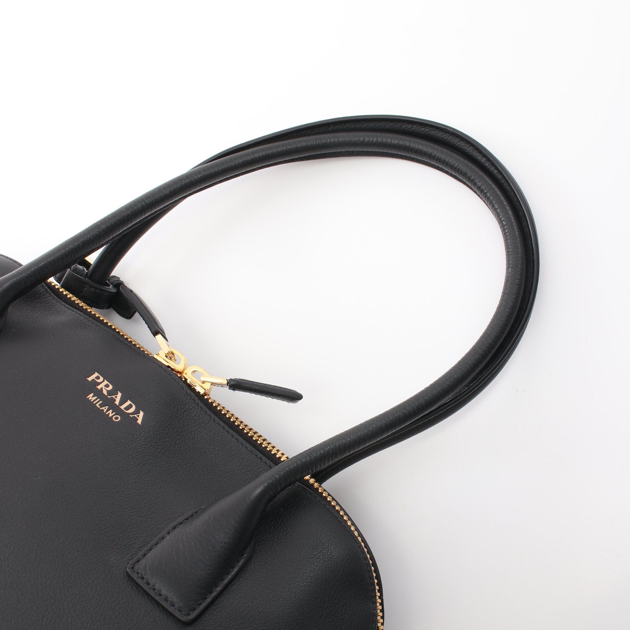 Prada Prada Soft Grain Shoulder Bag Tote Leather Black Size ONE SIZE - 5 Thumbnail