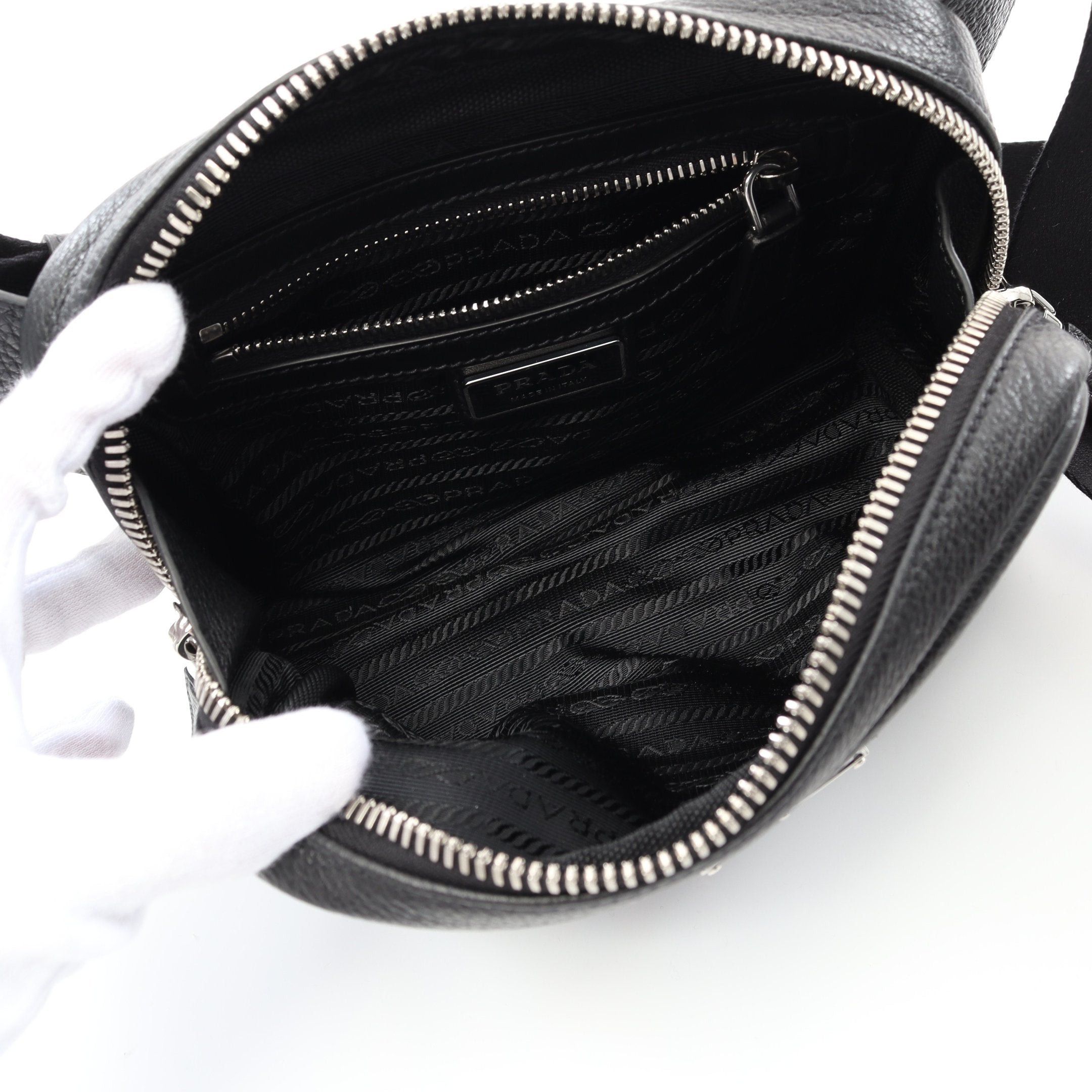 Prada Prada Vitello Dino Body Bag Leather Black Size ONE SIZE - 3 Thumbnail