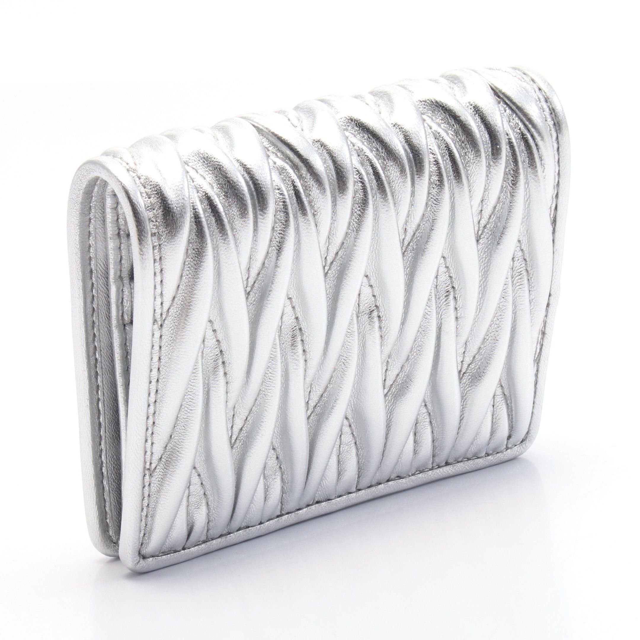 Miu Miu Miu Miu Matelasse Bi-Fold Wallet Leather Silver Size ONE SIZE - 2 Thumbnail