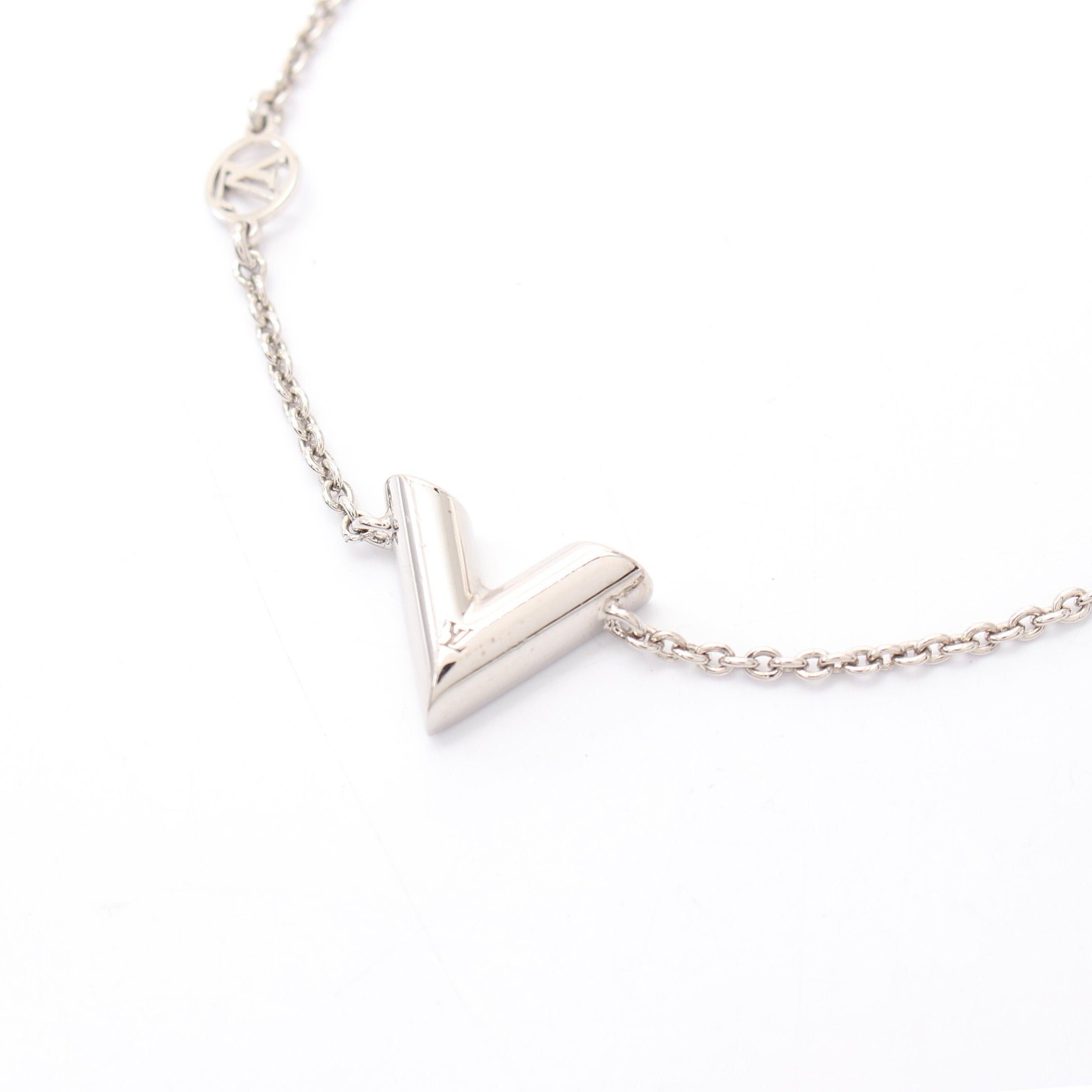 Louis Vuitton Louis Vuitton Essential V Bracelet Silver Size ONE SIZE - 2 Thumbnail