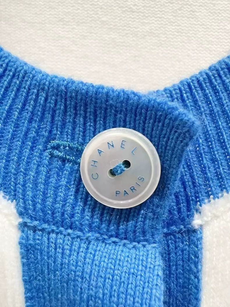 Chanel Chanel 19s Beach Series Cardigan with Logo - dmc Size US M / EU 48-50 / 2 - 3 Thumbnail