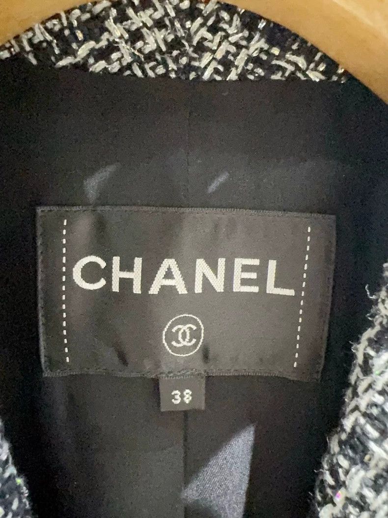 Chanel Chanel Cruise Collection Jacket in Excellent Condition - dmc Size US M / EU 48-50 / 2 - 4 Thumbnail