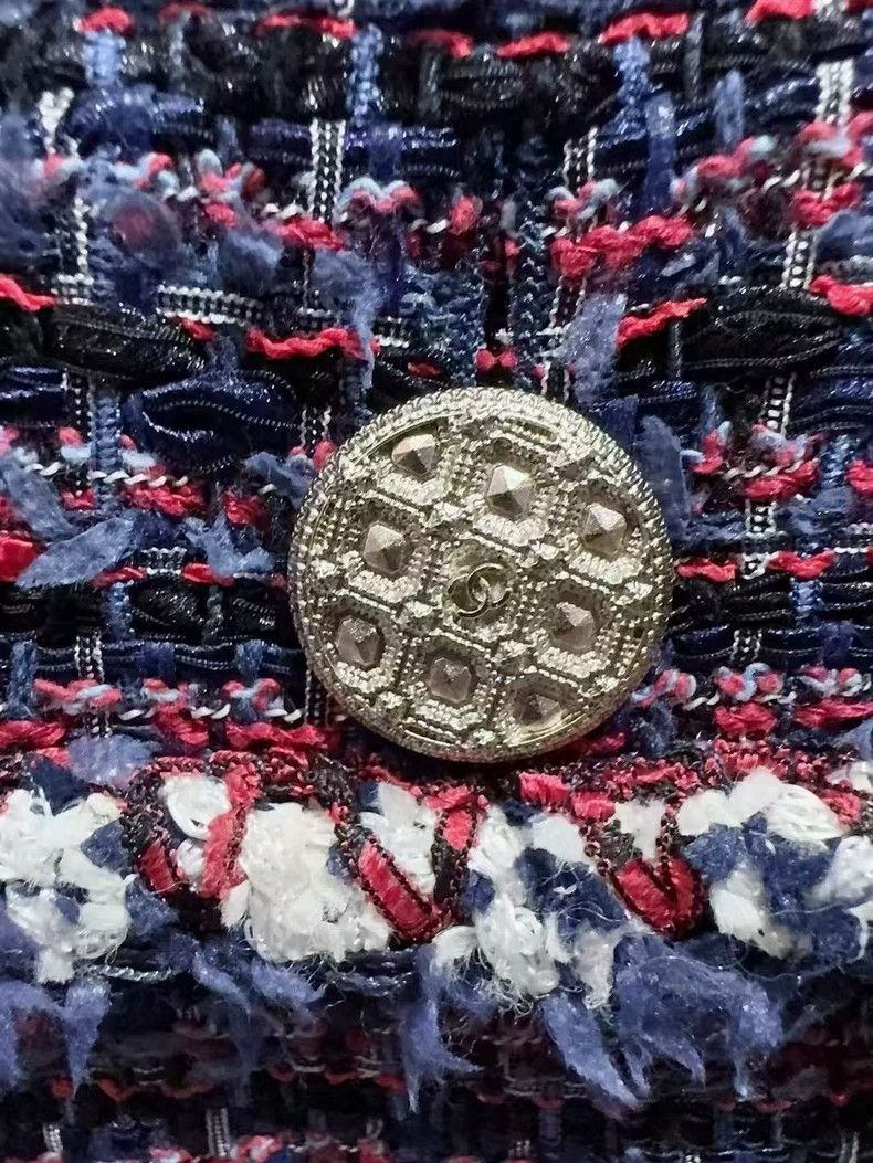 Chanel Chanel Tweed Jacket in Wonderful Condition - dmc Size US S / EU 44-46 / 1 - 2 Thumbnail