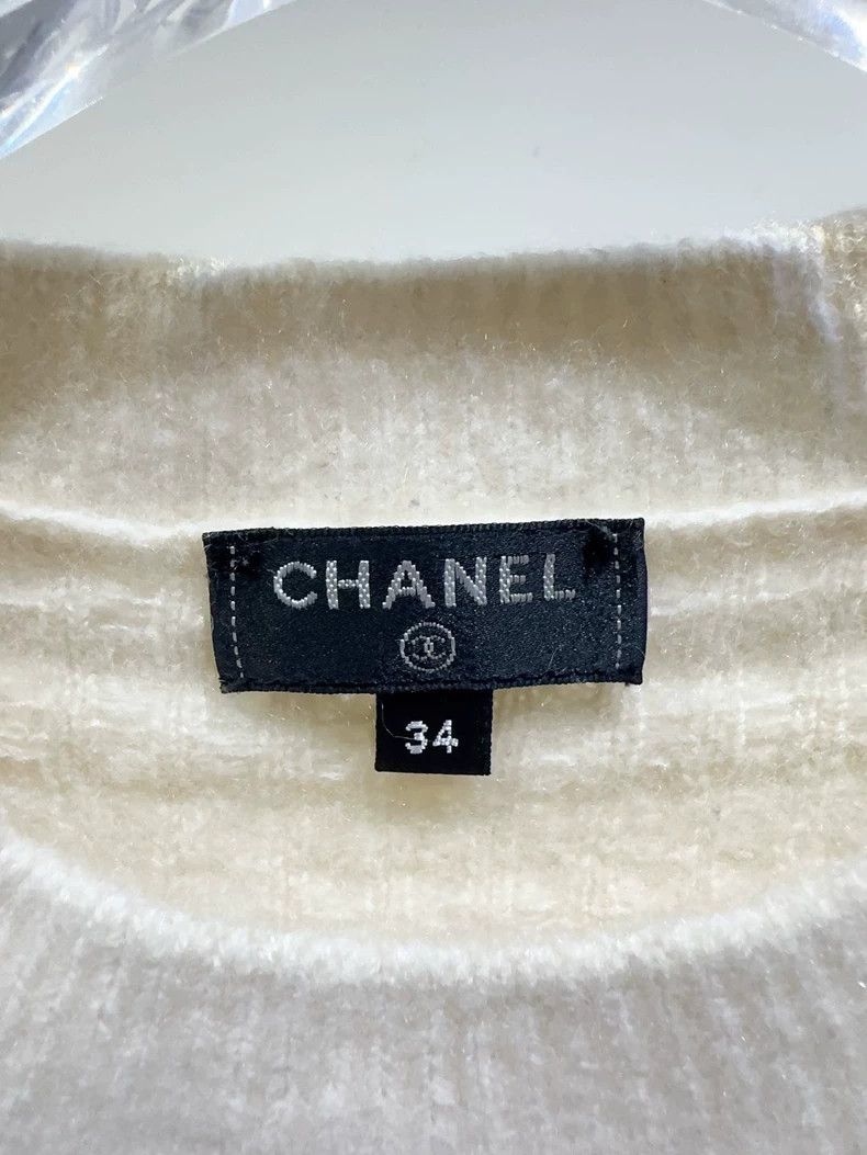 Chanel Chanel Sweater with Floral Embroidery Design - dmc Size US S / EU 44-46 / 1 - 3 Thumbnail