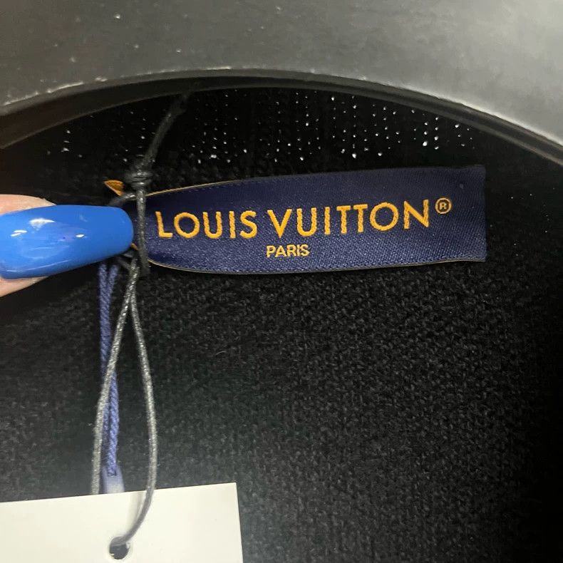 Louis Vuitton Louis Vuitton Black Knit V-Neck Sweater - dmc Size US L / EU 52-54 / 3 - 3 Thumbnail