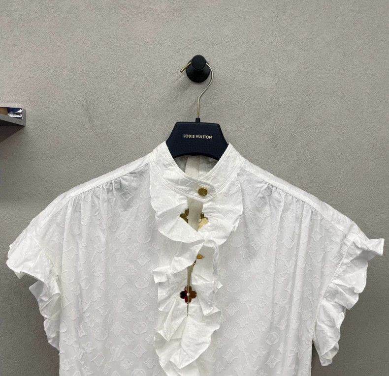 Louis Vuitton Cute White Dress with Ruffles and Buttons - dmc Size US 36 / EU 52 - 4 Thumbnail