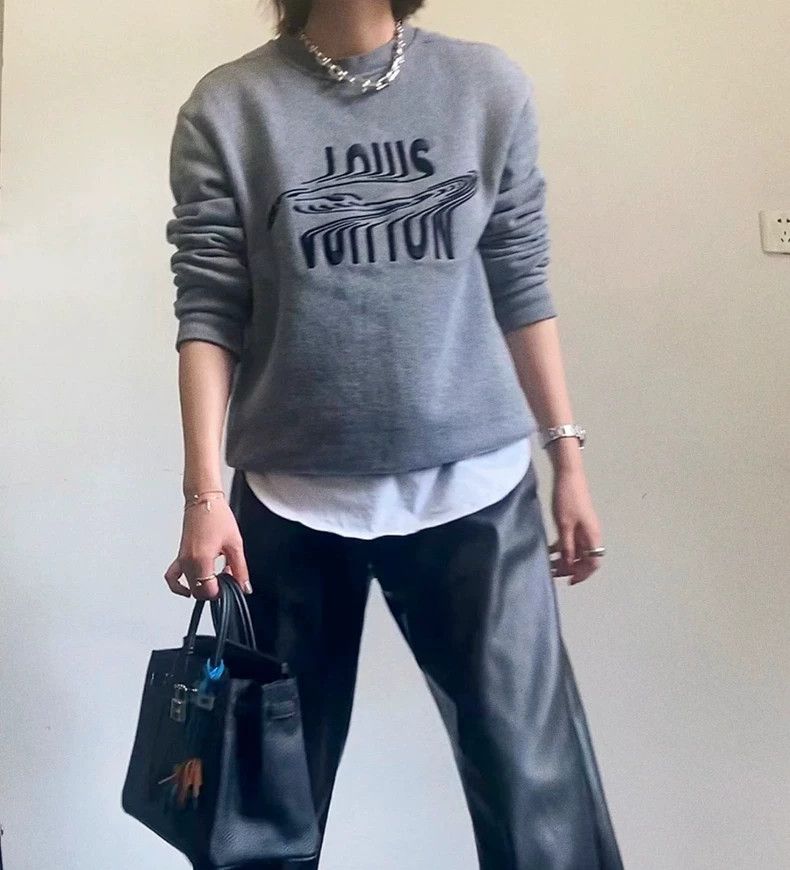 Louis Vuitton Gray Louis Vuitton Sweater with Twisted Logo - dmc Size US L / EU 52-54 / 3 - 7 Thumbnail